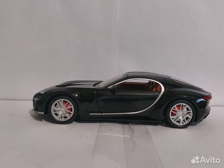 1:24 модель Bugatti Atlantic