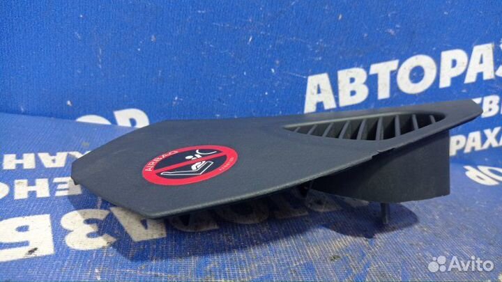 Боковая накладка торпеды Mercedes-Benz W220 седан