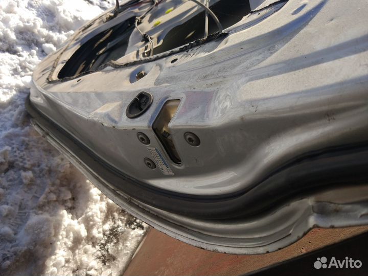 Toyota fit правая задняя дверь