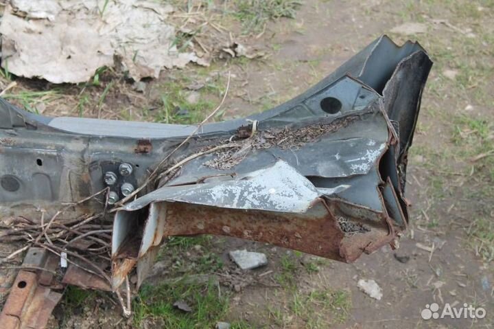 Порог со стойкой правый Nissan Tiida C11