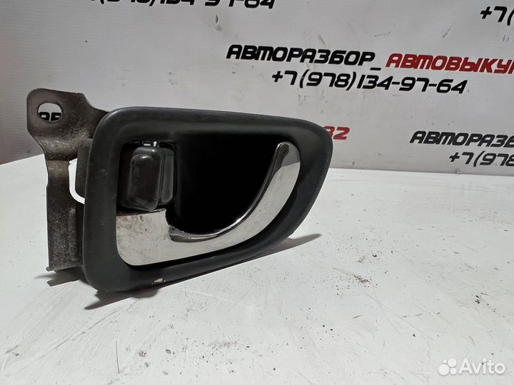 Ручка внутреняя задняя левая Mitsubishi Galant