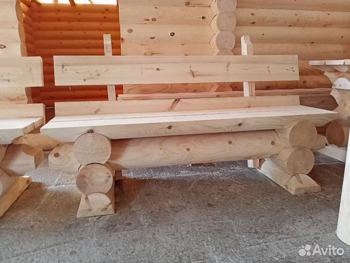 Стол и лавка из дерева