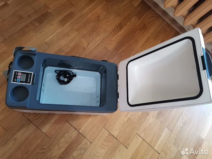 Холодильник автомобильный (не компрессорный )