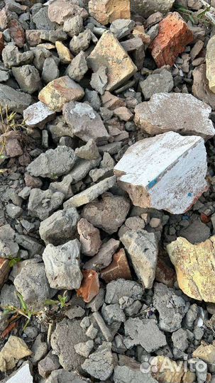 Бут, лом кирпича