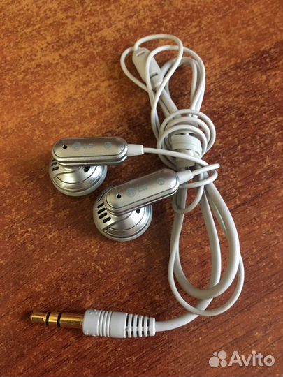 Наушники LG