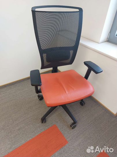 Компьютерное кресло натуральная кожа