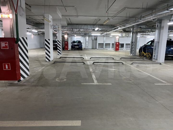 Машиноместо, 14 м²