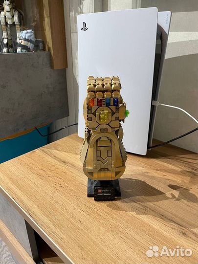 Lego рука таноса