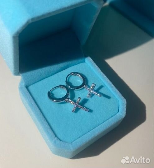 Серьги кресты с бриллиантами муассанитами конго