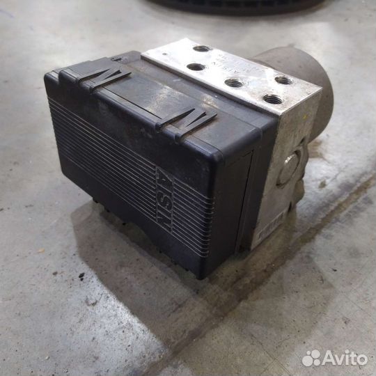 Блок abs Mitsubishi Pajero Sport 1 MR955425
