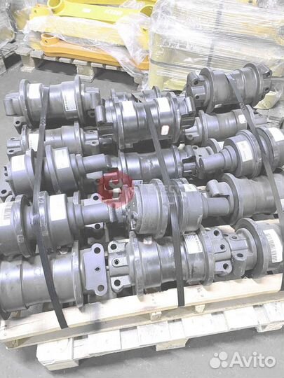 Каток поддерживающий 350GLC 9305980