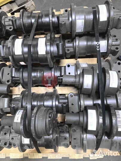 Каток поддерживающий Komatsu PC400LC-7 KM3857