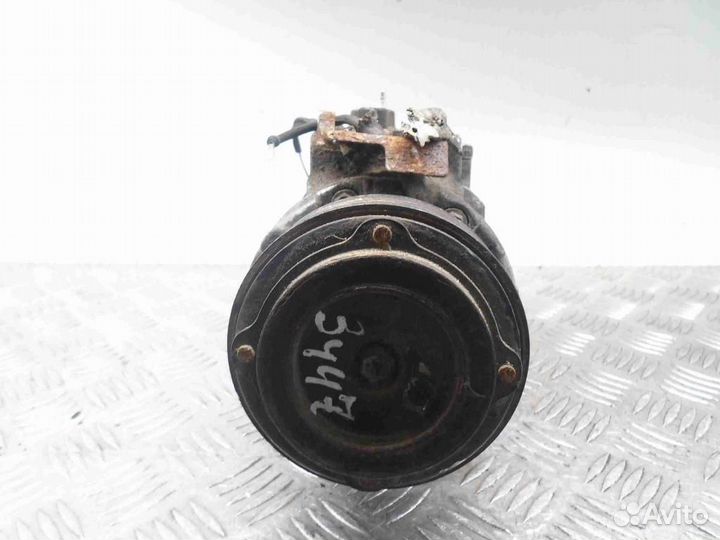 Компрессор системы кондиционирования BMW 5-Series