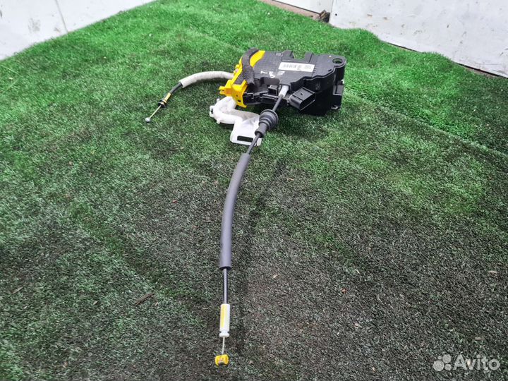 Замок двери передний правый Kia Ceed 2 2012-2018