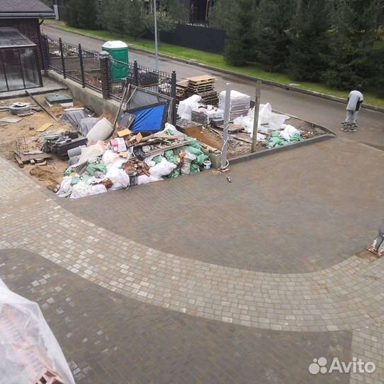 Укладка брусчатки, тротуарной плитки
