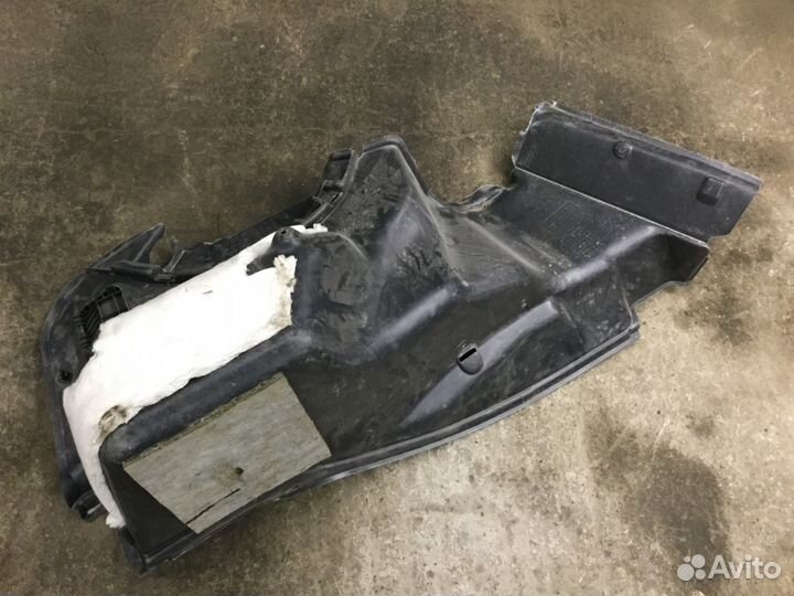 Обшивка багажника правая Хонда Аккорд 8