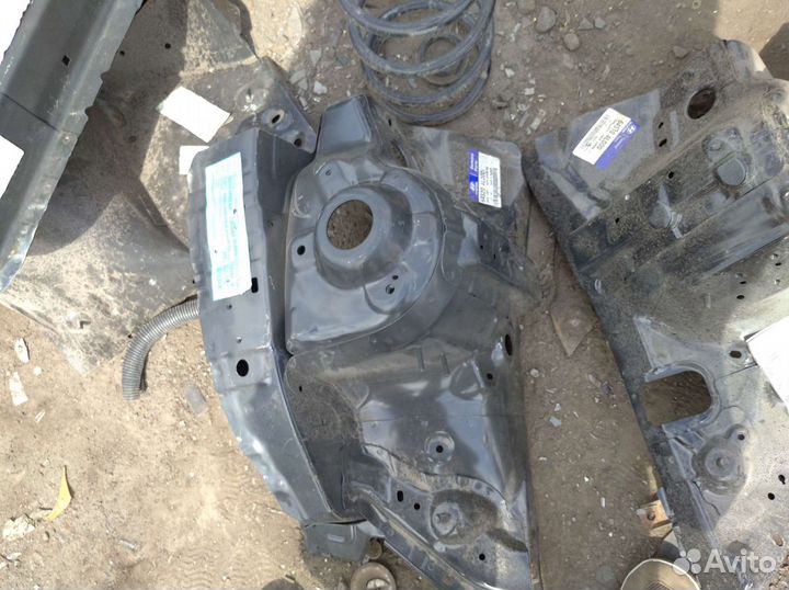 Передние стаканы с брызговиком Solaris