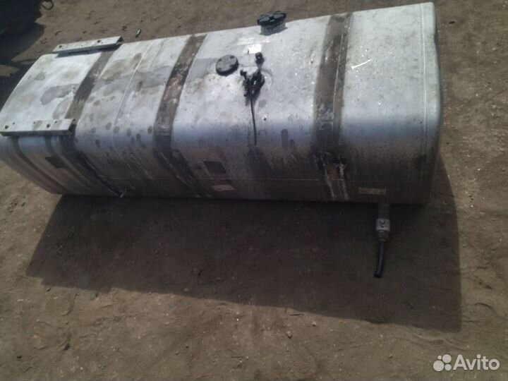 Топливный бак MAN TGX 2008 81122016448