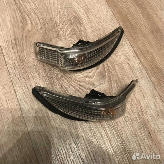Повторители поворота в зеркало Toyota