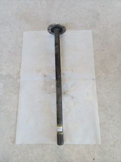 Полуось 800 мм, 8 отверстий под болты, на фронталь