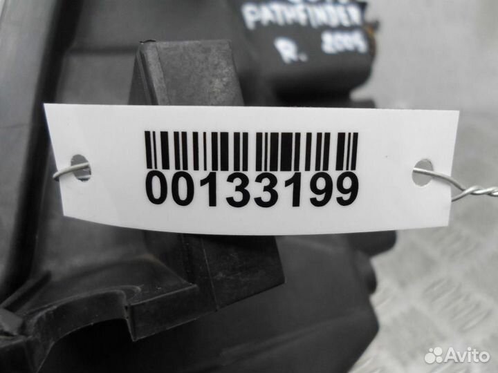 Фара правая Nissan Pathfinder