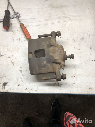 Суппорт передний opel frontera a