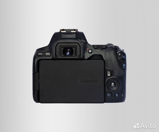 Фотоаппарат Canon EOS 250D