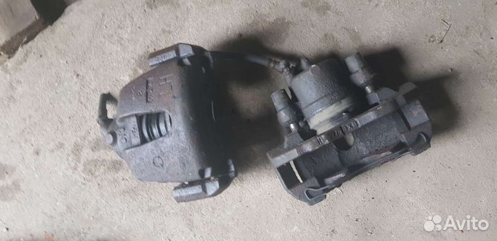 Суппорт передний левый мазда 3 mazda фокус 2