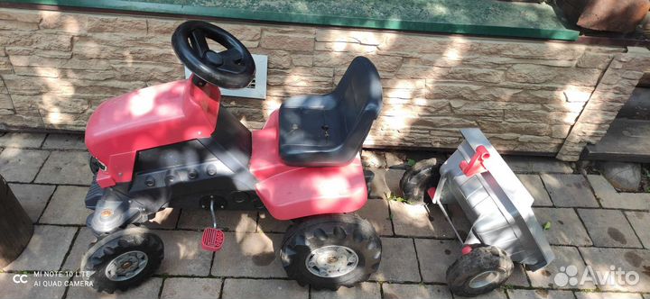 Детский трактор с педалями