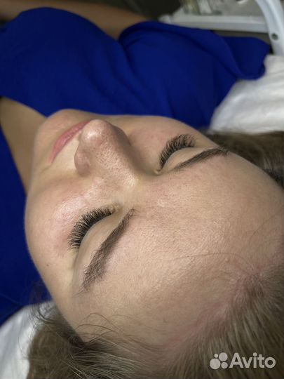 Модель на наращивание ресниц