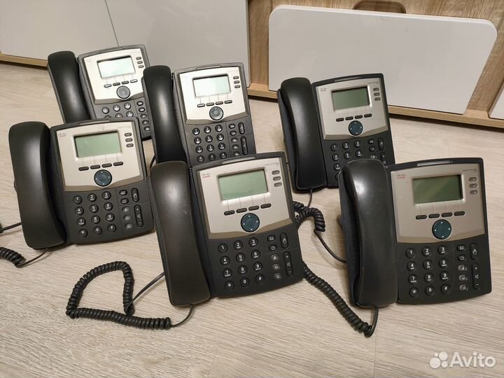 IP телефон Cisco SPA303