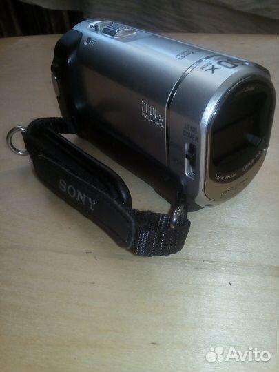 Видеокамера Sony DCR-SX60E