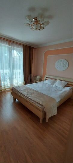 Дом 200 м² на участке 9 сот.