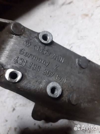 Опора двигателя Ауди 100 А6 NG AAR 2.3-2.5