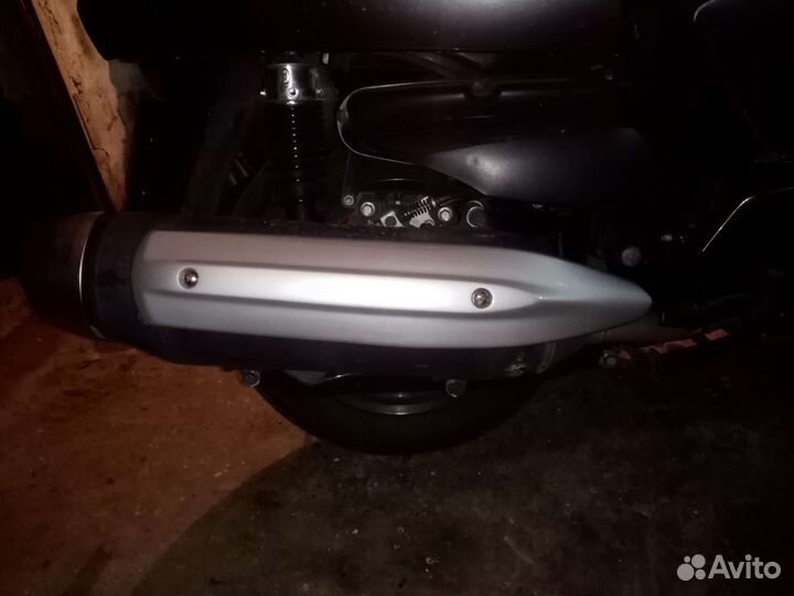 Yamaha majesty YP400/250 накладка глушителя