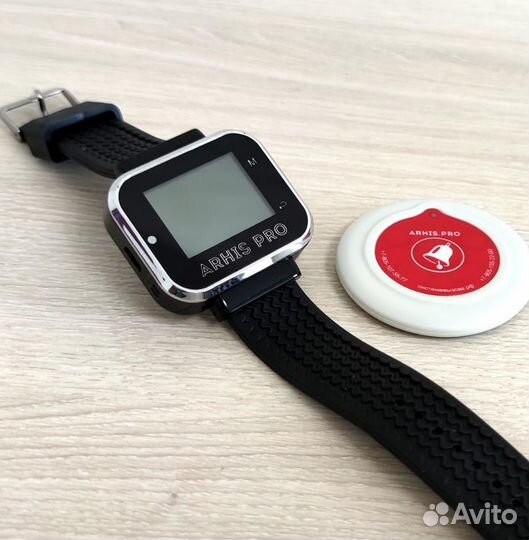 Кнопка и часы вызова официанта в ассортименте