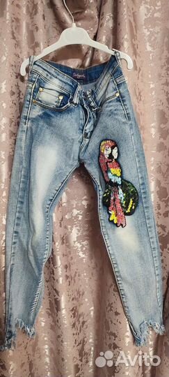 Джинсы для девочки 122см