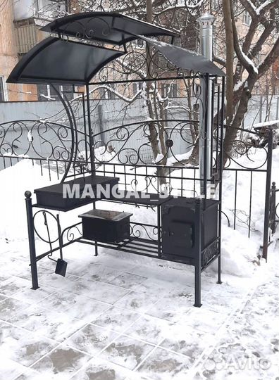 Мангал с крышей