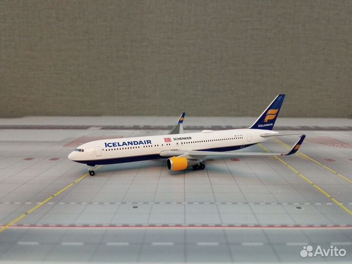 Модель самолета herpa 1:500 533102-001 B767