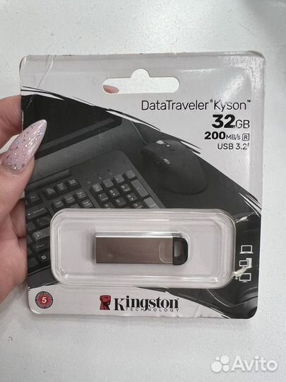 Флешка Kingston 32 GB