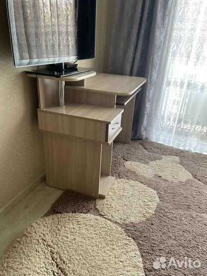 Продам компьютерный стол