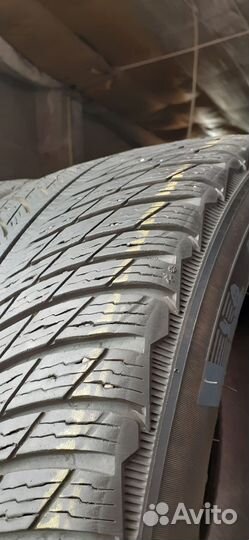 Michelin Pilot Alpin 5 SUV 235/50 R19