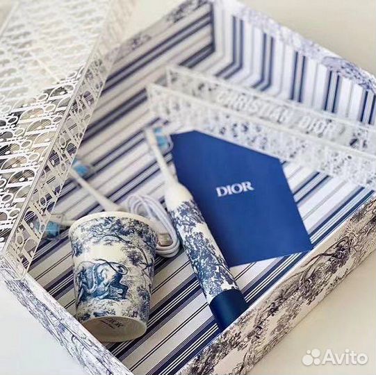 Электрическая зубная щетка dior