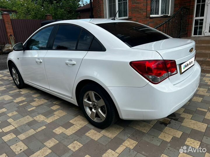 Chevrolet Cruze 1.8 МТ, 2010, 200 000 км