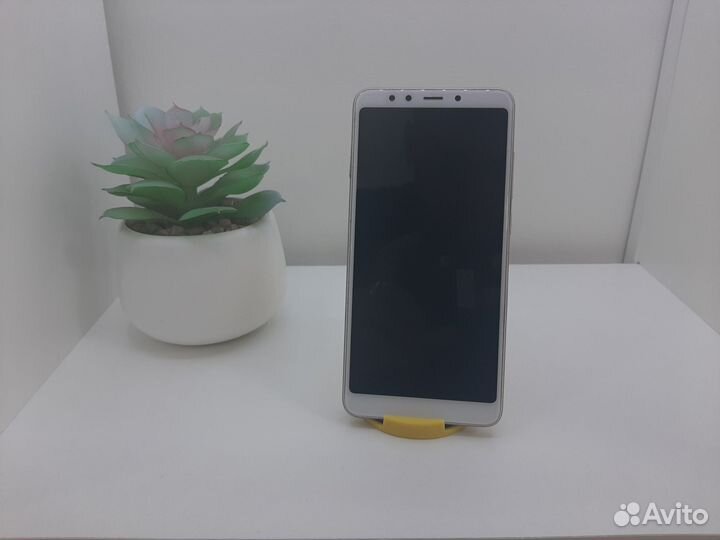 Xiaomi Redmi 5, 3/32 ГБ