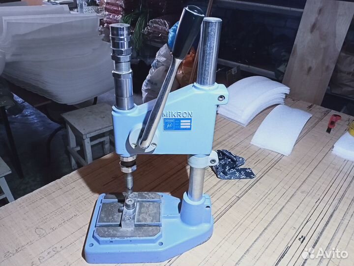 Пресс для установки швейной фурнитуры Mikron Dep-2