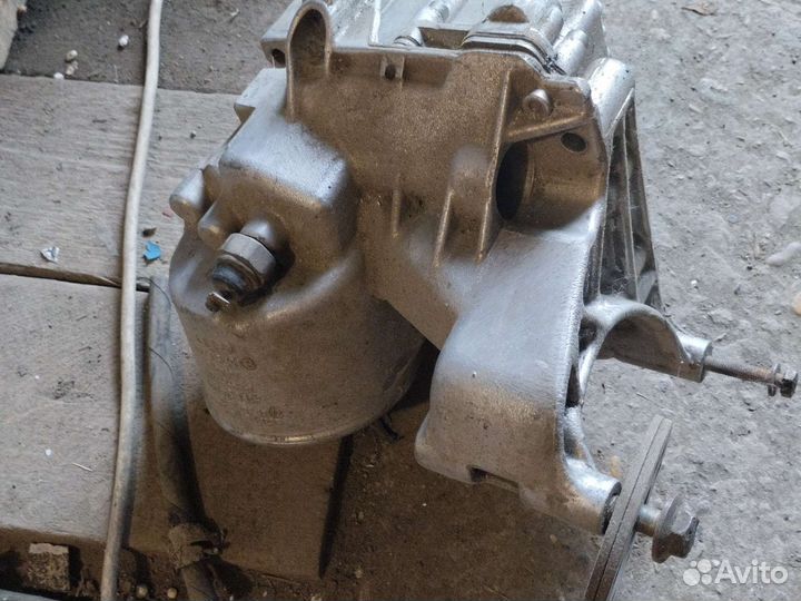 Крепление масляного фильтра