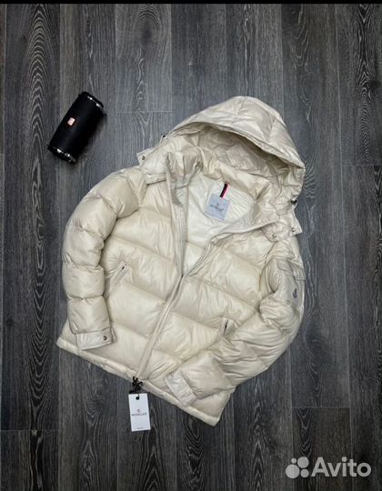 Пуховик moncler белый