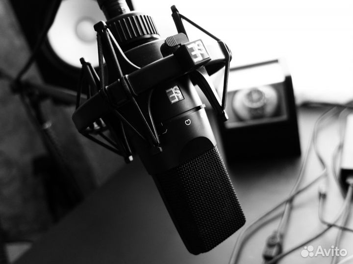 Студия звукозаписи / Песни под ключ, Дистрибуция