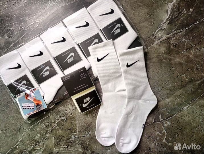 Носки Nike высокие белые